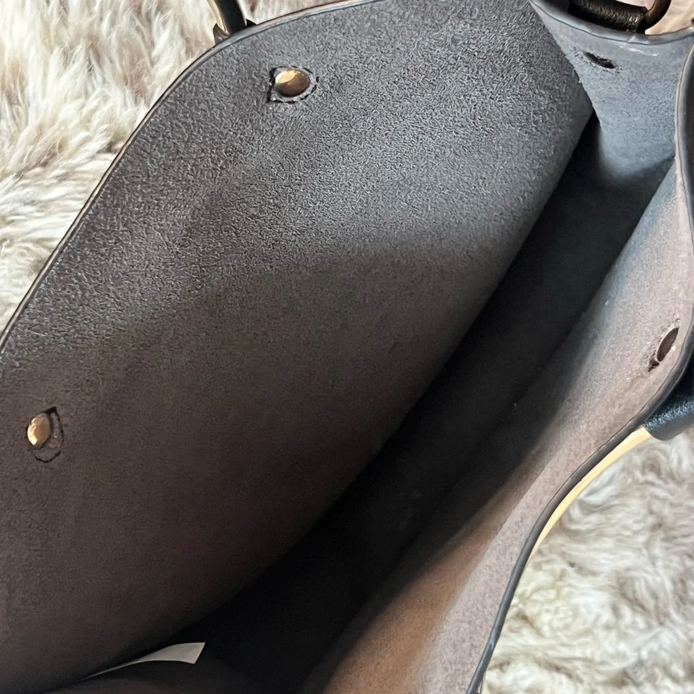 Elegant Black Handbag with Gold Accents - Picture 2 of 2